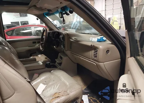 2002 Chevrolet Tahoe Z71 из США, поврежденный, VIN 1GNEK13Z02R187598